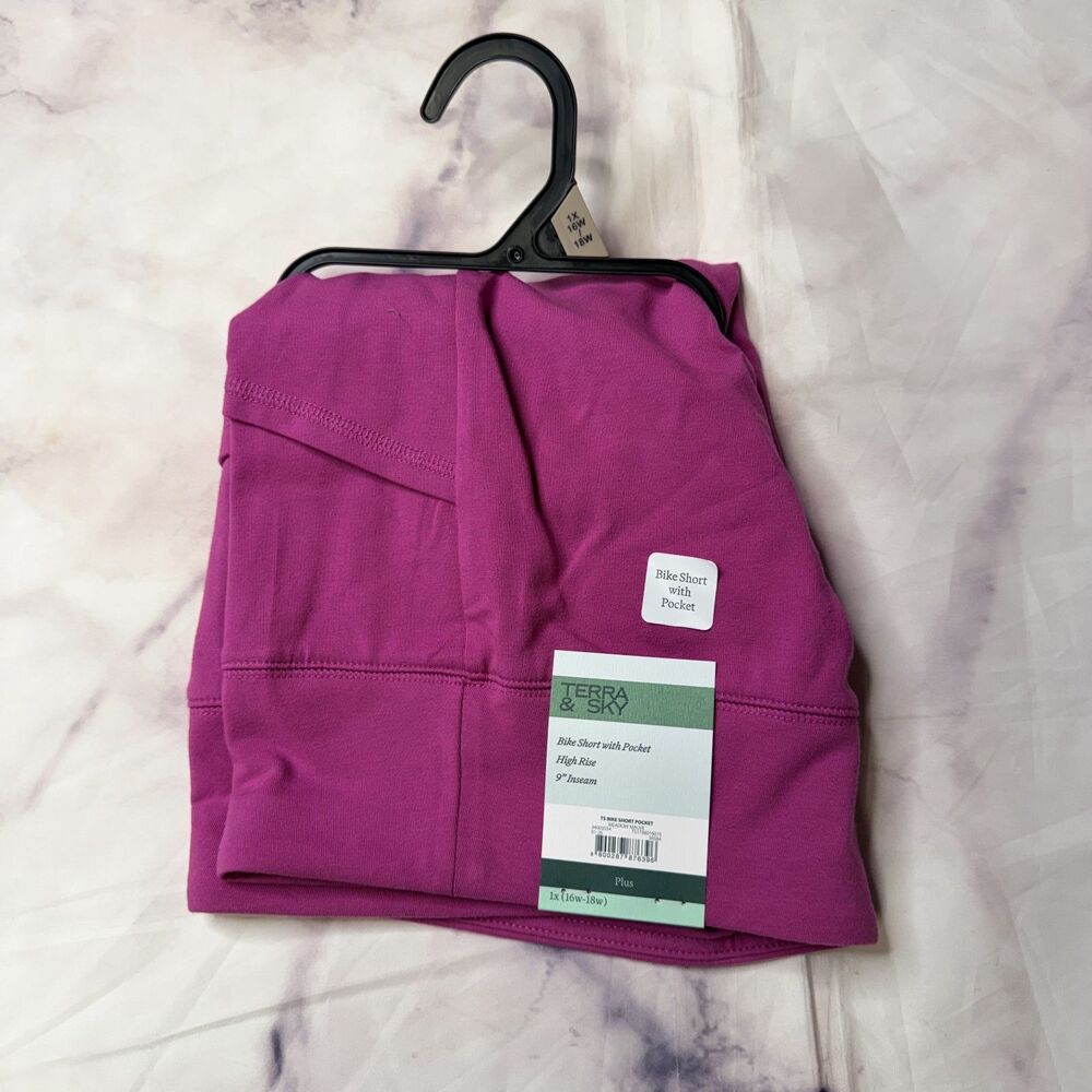 Terra & Sky Women's Plus Size Bike Shorts with Pocket